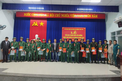 Lễ tiễn đưa thanh niên lên đường nhập ngũ nghĩa vụ quân sự năm 2025
